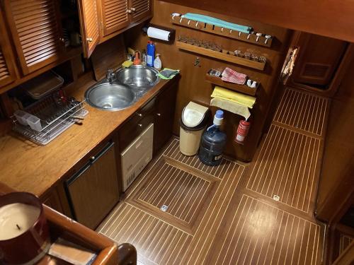 Kuchyň nebo kuchyňský kout v ubytování Pruva Yacht