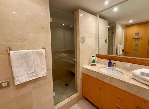 Koupelna v ubytování Beautiful luxurious 2 bedroom apartment with a breathtaking view at La Cala Golf