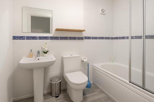 Elegant 2 Bed-Ground Floor photo 4