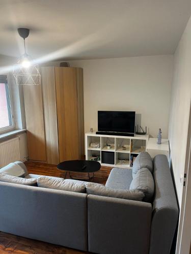 Cozy studio with Balcony & Parking