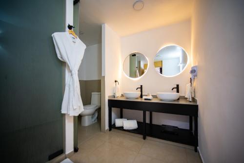 Ένα μπάνιο στο Roma Conesa Hotel Boutique