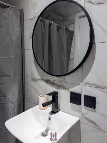Φωτογραφία από το άλμπουμ του VELVET VAULT at THE ROSEDALE σε Trofwi