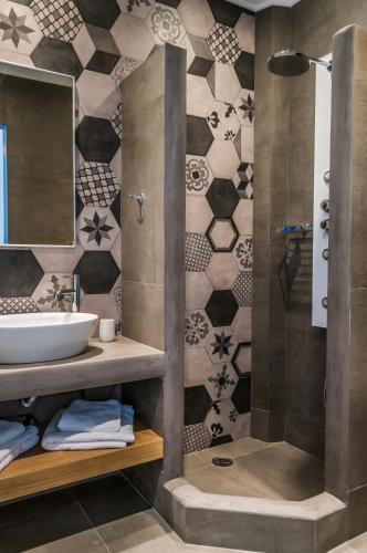 Koupelna v ubytování Vilos Suites