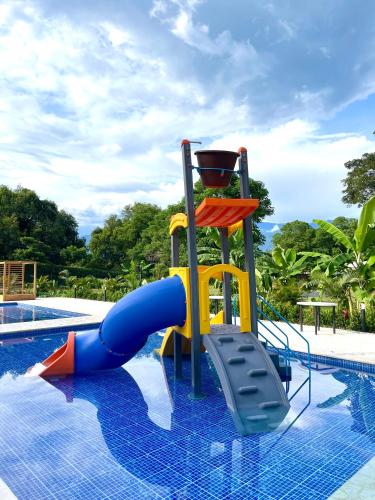 Πισίνα στο ή κοντά στο Ivanna Hotel Campestre - Santa Fe de Antioquia