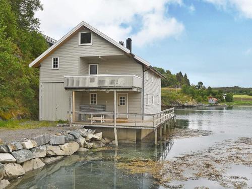 Gallery image of 8 person holiday home in Lesund in Lesund