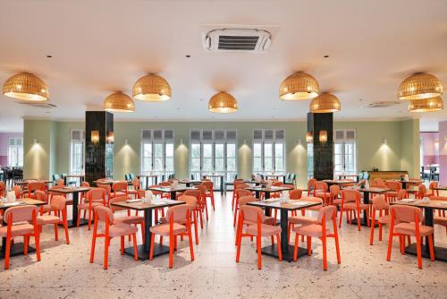 Restaurace v ubytování Tuan Chau Resort Ha Long