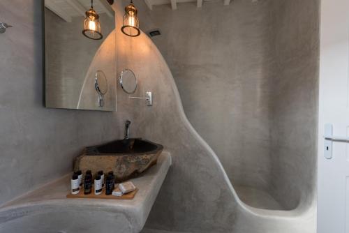 Koupelna v ubytování Cova Mykonos Suites