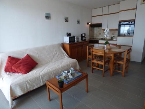Gallery image of Les Pieds dans l'Eau, studio terrasse face mer in Fort-Mahon-Plage