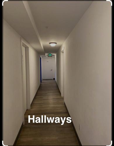Gambar di galeri bagi Private Room with Shared Bathroom on the 1st Floor 10 minutes walk to University of Washington di Seattle