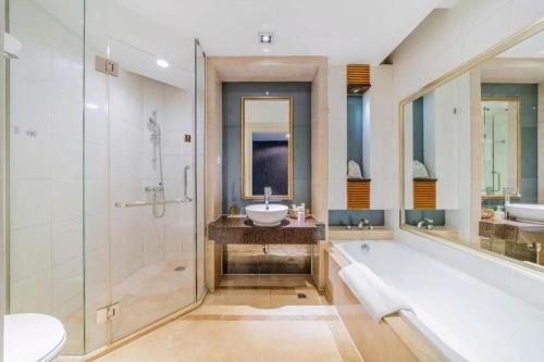Phòng tắm tại Dongguan Silver World Garden Hotel