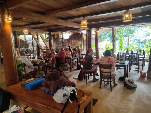 Restaurace v ubytování Pu Luong Homestay & Tours