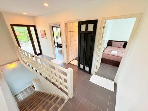 Katil atau katil-katil dalam bilik di A1-Mountain View Private Pool Villa-บางแสน