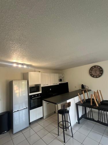 Photo de la galerie de l'établissement Appartement T2 proche de la plage avec parking gratuit, à Canet