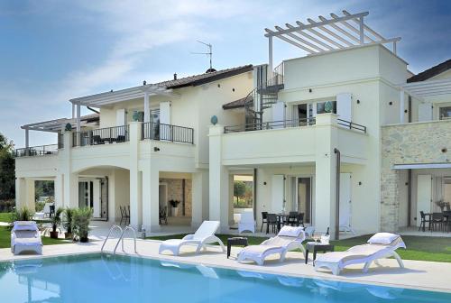Πισίνα στο ή κοντά στο Villa Onofria