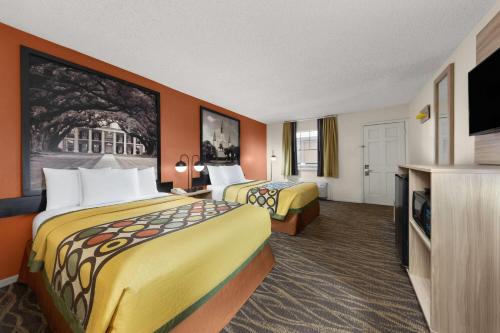 TV/Unterhaltungsangebot in der Unterkunft Super 8 by Wyndham New Orleans