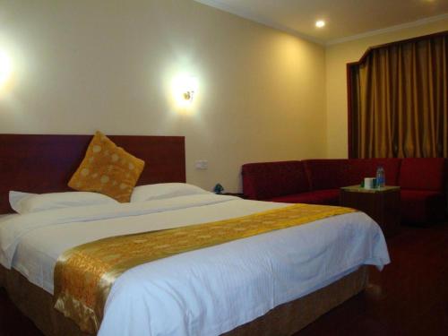 Letto o letti in una camera di GreenTree Inn Changshu South HaiYu Road Pedestrian Street Business Hotel
