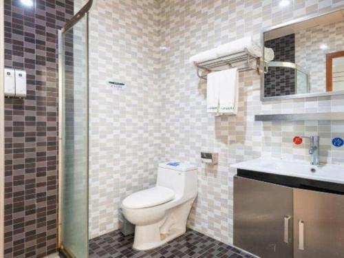 Bilik mandi di 7 Days Inn Dongguan Changping Railway Station