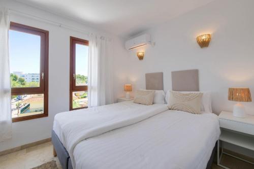 DIANA-Moderne Ferienwohnung direkt am Strand,Klima, Wifi,zentrale Lage, Supermärkte-Shops-Restaurants fussläufig