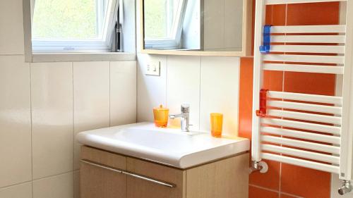 N302 - Numana, trilocale con terrazza in residence con piscina