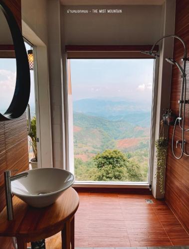 Pemandangan gunung umum atau pemandangan gunung yang diambil dari homestay