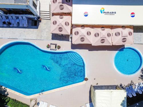 Bazén v ubytování Complex Modern All Inclusive Mamaia nebo v jeho okolí