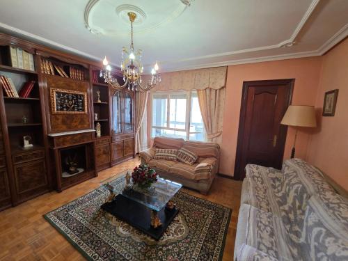 LUR Gijón - Espacioso alojamiento de 3 hab en La Calzada - VUT-7016-AS