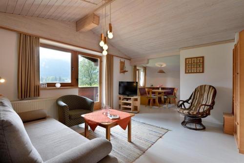 Μια τηλεόραση ή/και κέντρο ψυχαγωγίας στο BED and BREAKFAST Pension Foidl