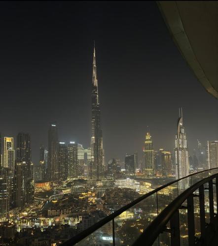 Full BurjKhalifa View - Luxury 2BR in 5Stars Hotel