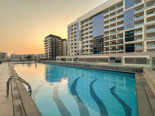 Stylish 1BR in Dubai Hills - Pool, Gym & Near Dubai Hills Mall