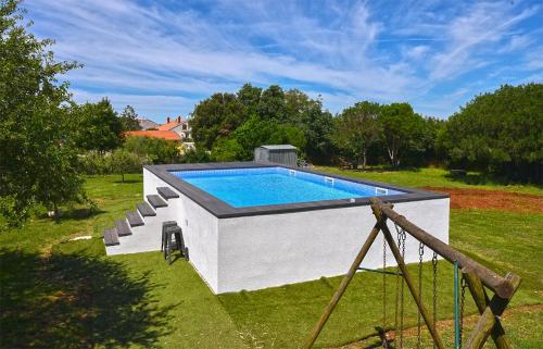House Mirna 2177