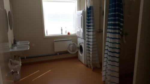 Bilik mandi di Täljebo Vandrarhem, Sundsbrovägen 1, Söderhamn