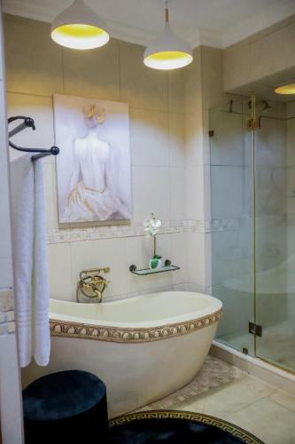 Ένα μπάνιο στο 156 Euphoria, 6-bedroom villa