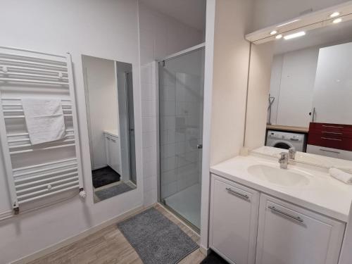 Koupelna v ubytování Logement proche Atlantis et Zenith - Marcel