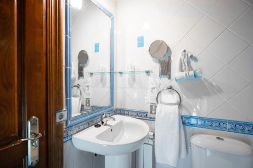 Ένα μπάνιο στο Hotel Rural Sucuevas