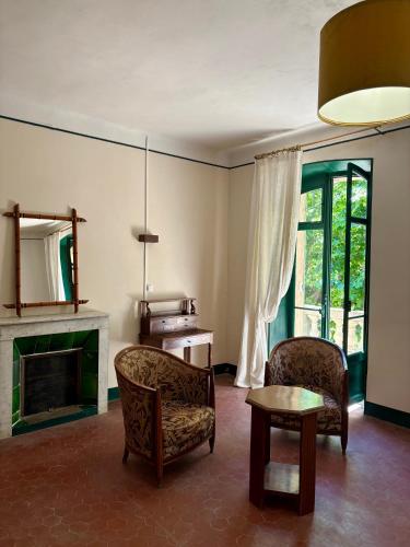 Photo de la galerie de l'établissement Suite Madame-Chambre d'hôte-Villa Magdala, à Hyères