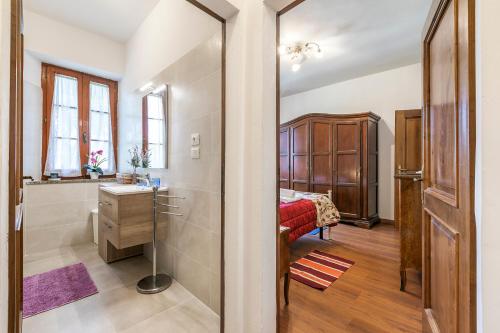 Katil atau katil-katil dalam bilik di Borgo Panicale with Shared Pool and Garden