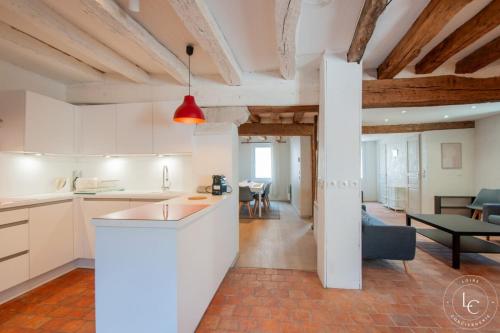 Dapur atau dapur kecil di Maison centre-ville avec jardin