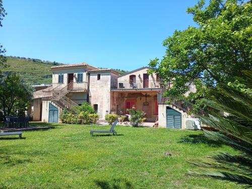 Κήπος έξω από το Accomodation Villa Florio Parghelia