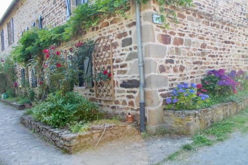 Κήπος έξω από το Gîte des vergnioux