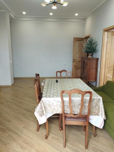 Fotografie z fotogalerie ubytování Two bedroom apartment Mikheil v destinaci Stantsiya Kutaisi Vtoraya