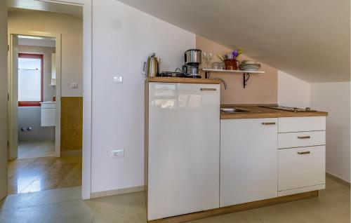 Beautiful Apartment In Medulin With Swimming Pool
