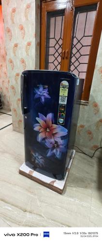 Televisyen dan/atau pusat hiburan di 2BHk apt near iskcon temple