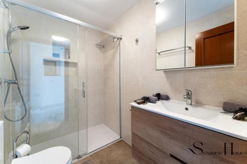 Terrace of Paradise, 3 Bed Duplex, Bbq, Views, Pool, Parking