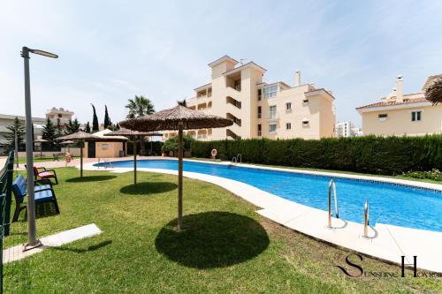 Terrace of Paradise, 3 Bed Duplex, Bbq, Views, Pool, Parking