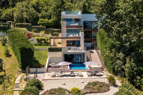 Luxury Villa AltaVista near Opatija for 8 people with wellness, private mini golf court & amazing sea view