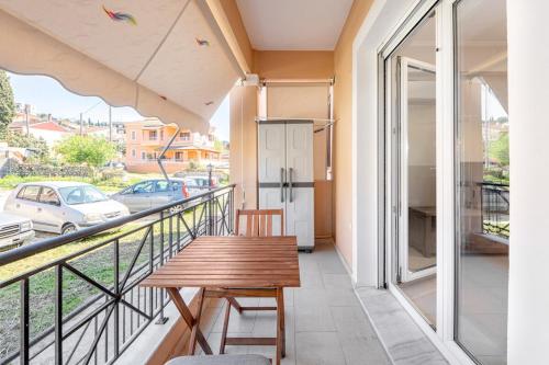 Tony Cosy new apartment near Pontikonisi - Parking