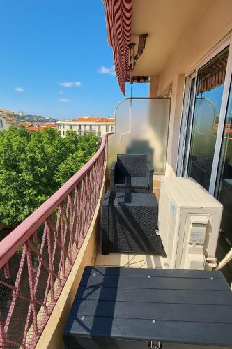 Le Coeur d'Antibes, T2, 4P, Balcon, Centre ville