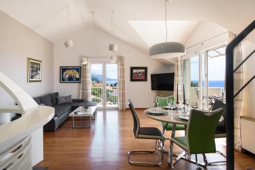 Panoramic Jacuzzi Penthouse