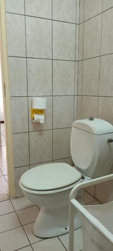 Bilik mandi di Casa Tawajakoera