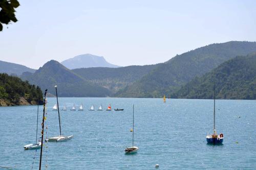 Φυσικό τοπίο κοντά σε αυτή η παραθεριστική κατοικία